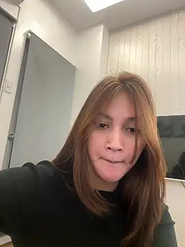 LanySylvia online show from April 18, 2026, 7:18 pm