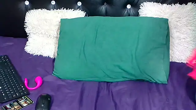 Wild RoseXX online show from September 23, 2025, 5:53 pm