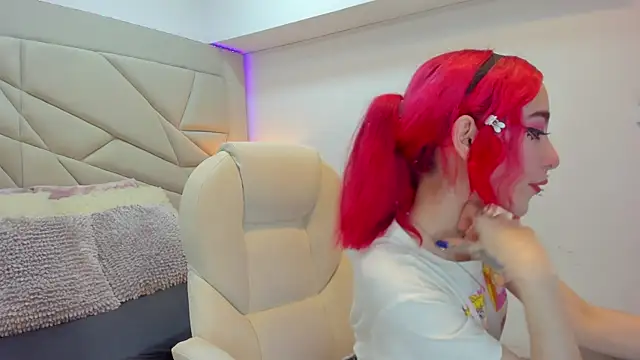 persefone 333 online show from September 23, 2025, 8:05 pm