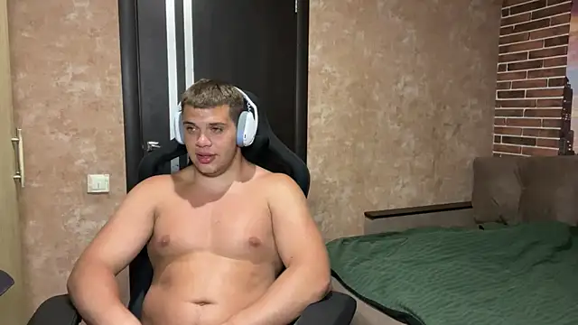 Snapshot of MusclePhantom chatting on May 24, 2026, 9:15 pm MusclePhantom online show from May 24, 2026, 9:15 pm