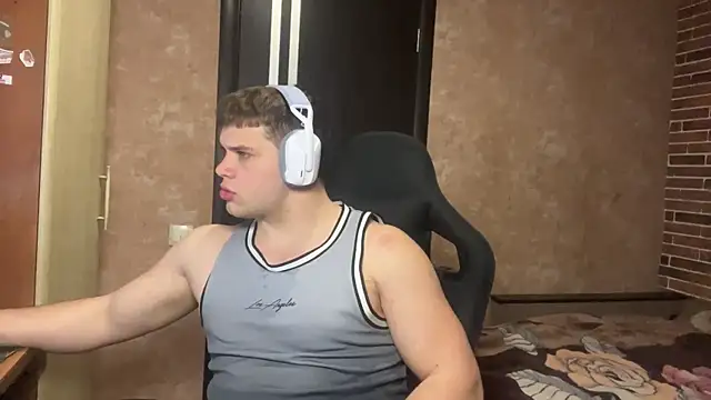 Snapshot of MusclePhantom chatting on May 7, 2026, 8:56 pm MusclePhantom online show from May 7, 2026, 8:56 pm