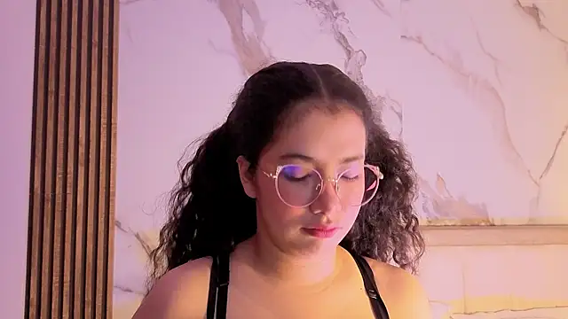 LunaRosse  online show from November 3, 2025, 11:36 am