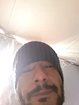 Snapshot of MassedParidae chatting on February 26, 2026, 4:51 pm MassedParidae online show from February 26, 2026, 4:51 pm