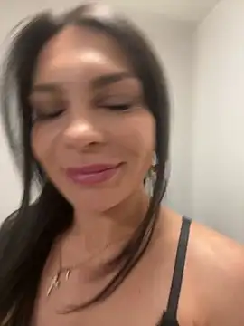 Snapshot of salvana chatting on June 10, 2026, 8:10 pm salvana online show from June 10, 2026, 8:10 pm