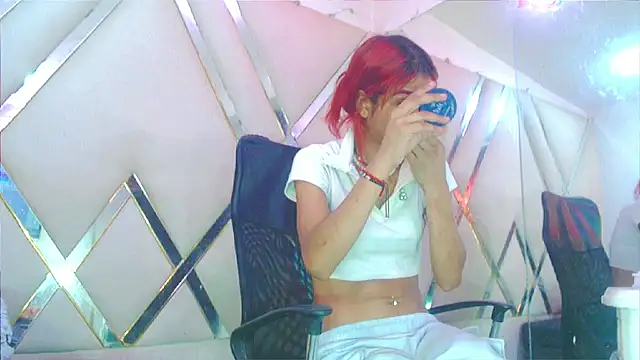 TifannyHott online show from February 12, 2026, 7:35 pm