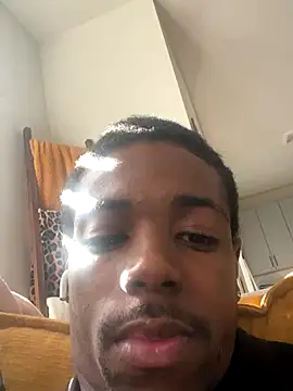 Snapshot of huhgtr chatting on November 5, 2025, 6:33 pm huhgtr online show from November 5, 2025, 6:33 pm