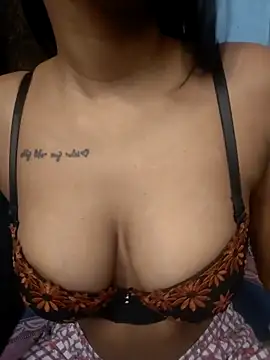 Ema-01 online show from December 3, 2025, 6:36 am