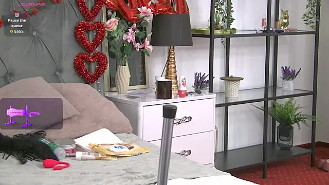 Snapshot of LolaButtie chatting on February 27, 2026, 7:08 am LolaButtie online show from February 27, 2026, 7:08 am