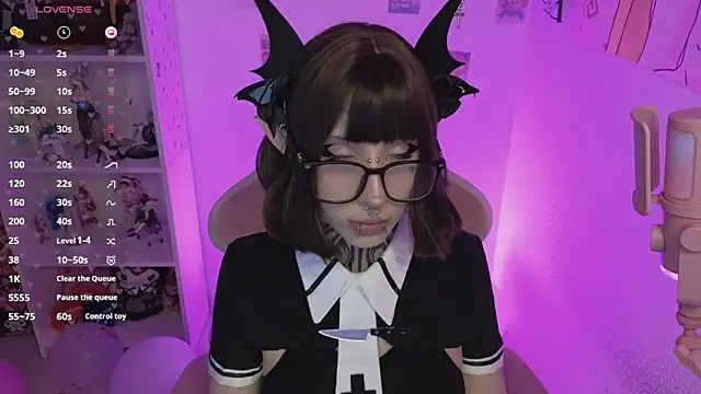 Nana stolass online show from April 27, 2026, 7:12 pm