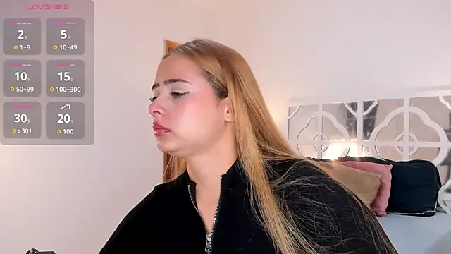 MikaelaStone online show from November 13, 2025, 11:47 am