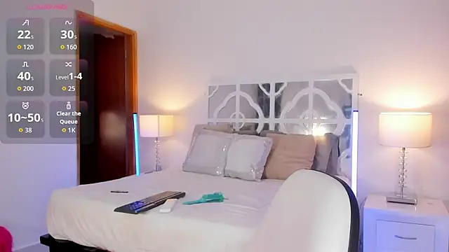 MikaelaStone online show from December 5, 2025, 12:15 pm