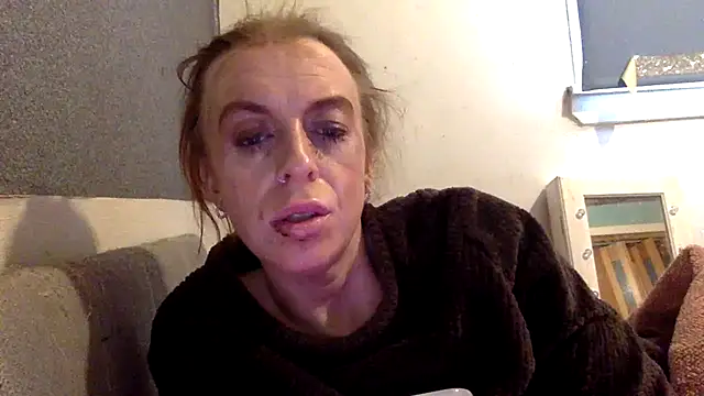 Bellababexox online show from March 10, 2026, 2:43 pm