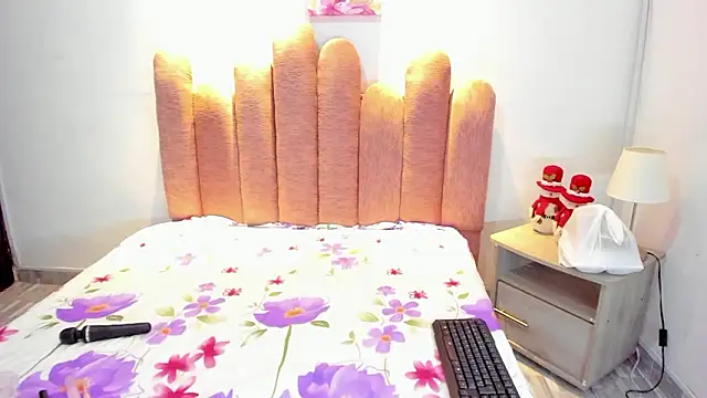 AndreaSweet2 online show from January 15, 2026, 6:22 pm