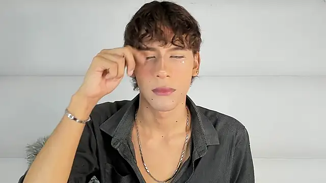 d3rke 666 online show from March 18, 2026, 5:32 am