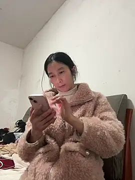 crhong666 online show from February 16, 2026, 12:53 am