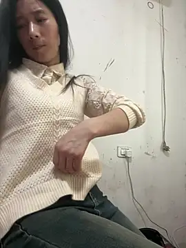 crhong666 online show from April 9, 2026, 12:45 am