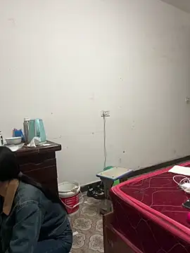 crhong666 online show from November 9, 2025, 12:14 am