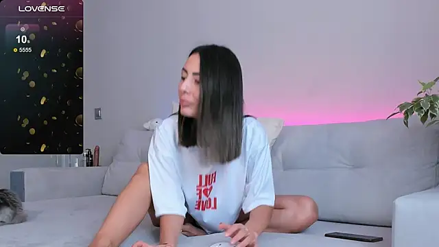 salmaesco online show from September 14, 2025, 2:45 am