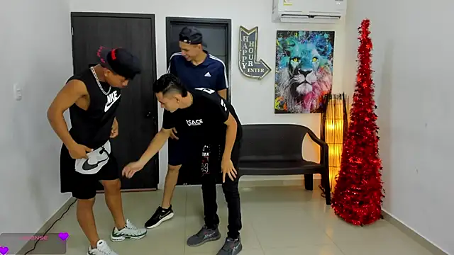 Playhardsex  online show from November 27, 2025, 11:05 pm