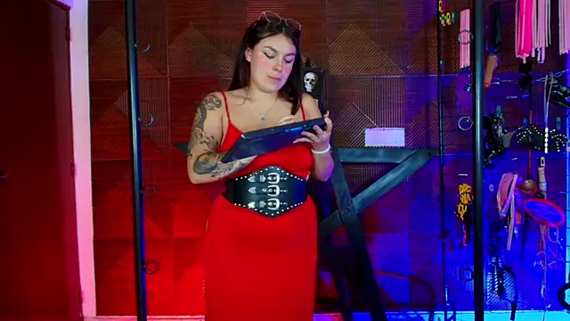 Snapshot of Misstresss_aurora_bdsm chatting on July 4, 2026, 2:21 pm Misstresss aurora bdsm online show from July 4, 2026, 2:21 pm