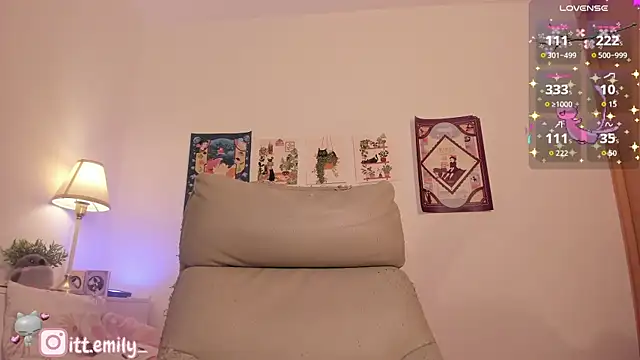 emily uwu0 online show from March 19, 2026, 1:49 am