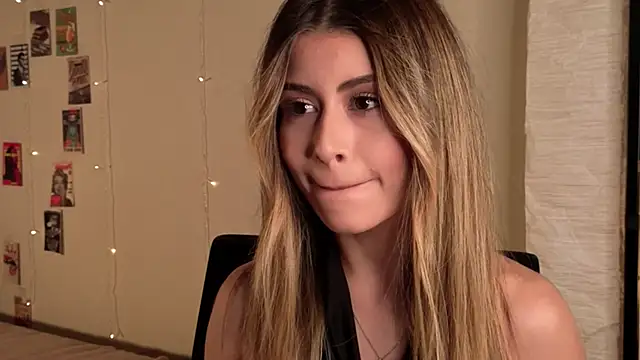 GeorginaHarn online show from October 16, 2025, 8:33 am