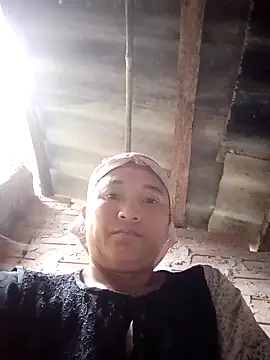 Love-Mama33 online show from November 2, 2025, 12:48 am