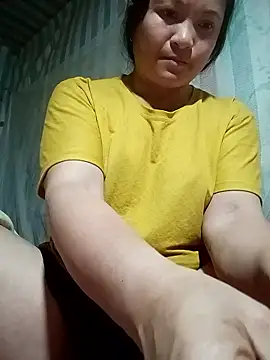 Snapshot of Love-Mama33 chatting on January 17, 2026, 12:42 pm Love-Mama33 online show from January 17, 2026, 12:42 pm