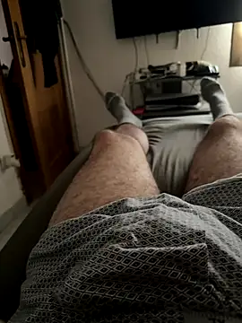 gigolobcn online show from September 17, 2025, 1:24 pm