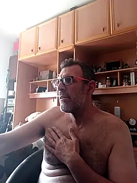 Snapshot of gigolobcn chatting on April 18, 2026, 9:22 am gigolobcn online show from April 18, 2026, 9:22 am