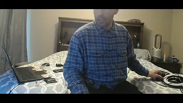 Snapshot of LeeCox chatting on February 12, 2025, 9:01 pm LeeCox online show from February 12, 2025, 9:01 pm