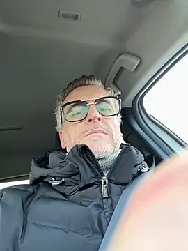 Axl hot online show from February 22, 2026, 8:49 am