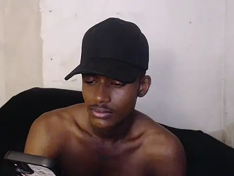 Snapshot of brihansexx chatting on February 14, 2026, 7:08 am brihansexx online show from February 14, 2026, 7:08 am