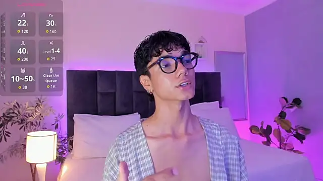 Phillicious   online show from November 21, 2025, 10:20 pm