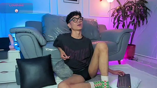 Snapshot of Phillicious__ chatting on March 29, 2026, 6:15 am Phillicious online show from March 29, 2026, 6:15 am