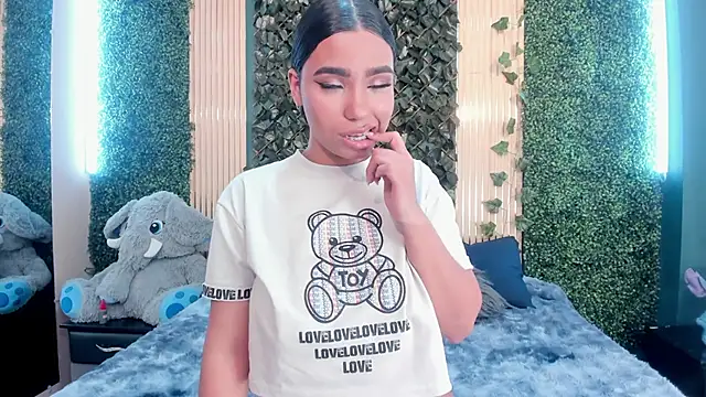 KhateAndersson online show from December 22, 2025, 8:53 pm