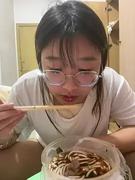 sisi-maiden online show from March 25, 2026, 11:53 am