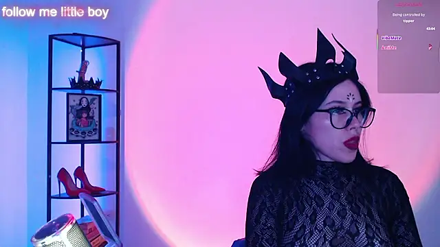 girldom online show from January 10, 2026, 8:48 pm