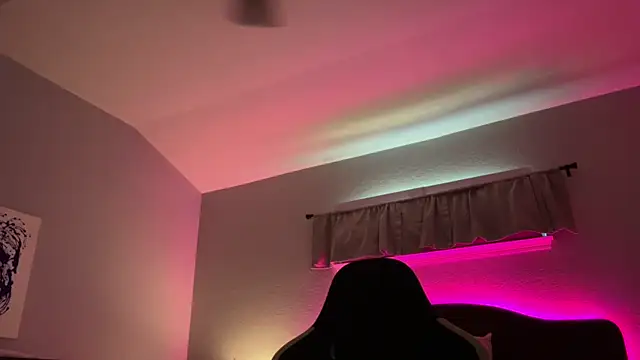 Snapshot of ValentinaPlays chatting on November 5, 2025, 6:22 pm ValentinaPlays online show from November 5, 2025, 6:22 pm