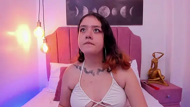 Snapshot of Niaa_Stark chatting on April 29, 2026, 3:32 am Niaa Stark online show from April 29, 2026, 3:32 am