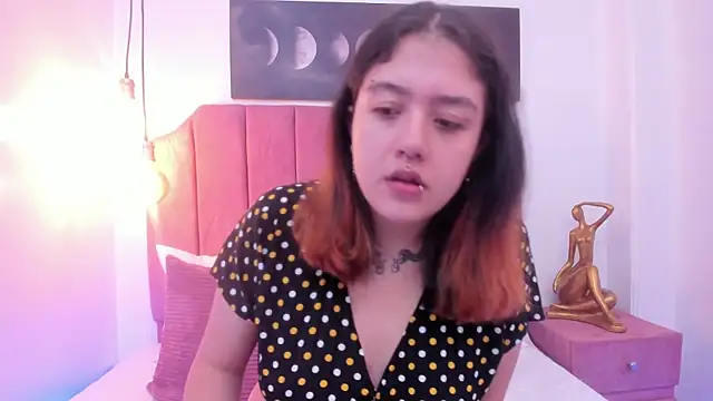Snapshot of Niaa_Stark chatting on May 6, 2026, 3:43 am Niaa Stark online show from May 6, 2026, 3:43 am