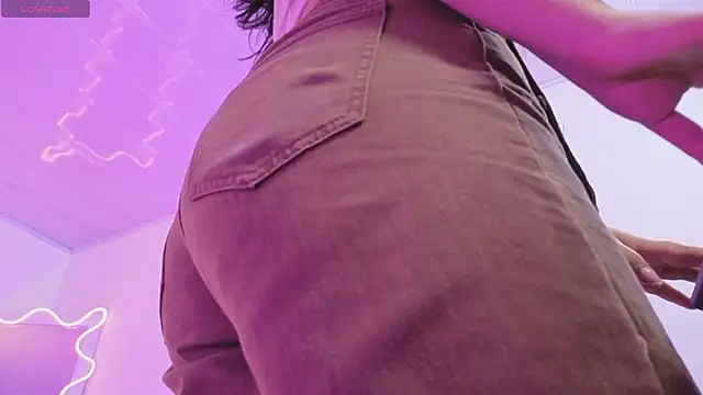 ZURY TAY online show from February 27, 2026, 11:43 am