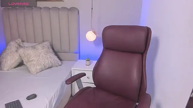 Snapshot of Dani_rosse_ chatting on October 1, 2025, 1:26 pm Dani rosse online show from October 1, 2025, 1:26 pm