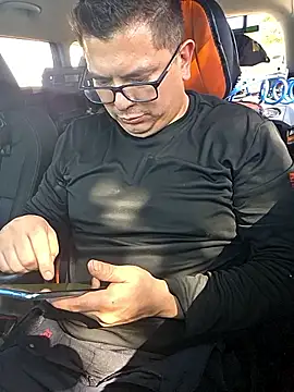 Snapshot of lucho8690 chatting on January 10, 2026, 7:09 pm lucho8690 online show from January 10, 2026, 7:09 pm