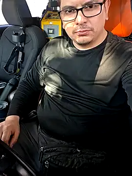 Snapshot of lucho8690 chatting on October 14, 2025, 8:42 pm lucho8690 online show from October 14, 2025, 8:42 pm