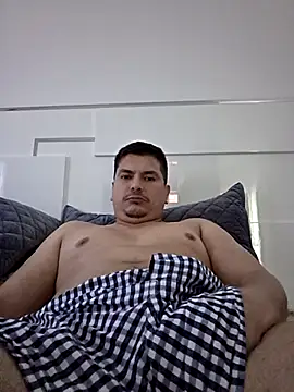 Snapshot of lucho8690 chatting on March 4, 2026, 2:25 pm lucho8690 online show from March 4, 2026, 2:25 pm