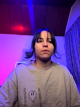 Eymmy 24 online show from November 10, 2025, 3:22 am