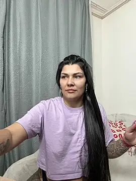 Snapshot of MiaKiittyy chatting on February 8, 2026, 11:02 pm MiaKiittyy online show from February 8, 2026, 11:02 pm