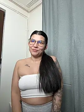 Snapshot of MiaKiittyy chatting on February 20, 2026, 10:55 pm MiaKiittyy online show from February 20, 2026, 10:55 pm