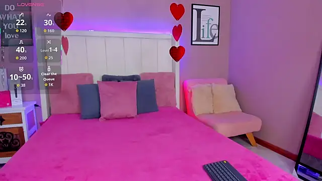 sarahyessica online show from March 21, 2026, 6:34 pm